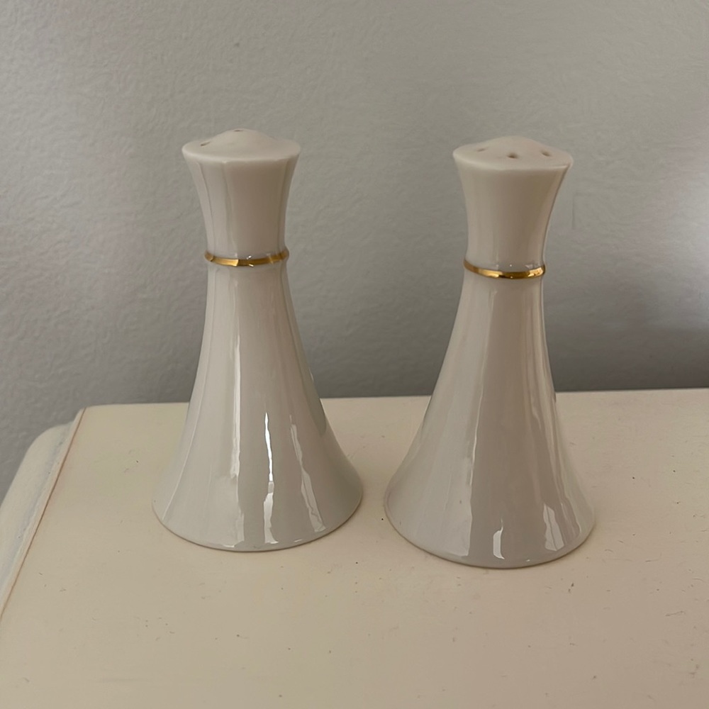 Lenox salt and pepper shakers
